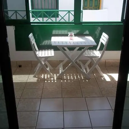Puerto Del Carmen Sleeps 2 Pool Wifi Daire *