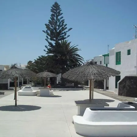 Puerto Del Carmen Sleeps 2 Pool Wifi Daire
